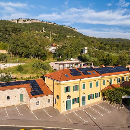 Vila Robida & Spa Črni Kal Exteriér fotografie