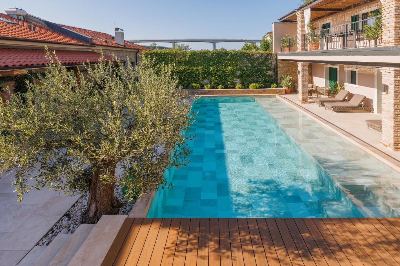 Vila Robida & Spa Črni Kal Exteriér fotografie