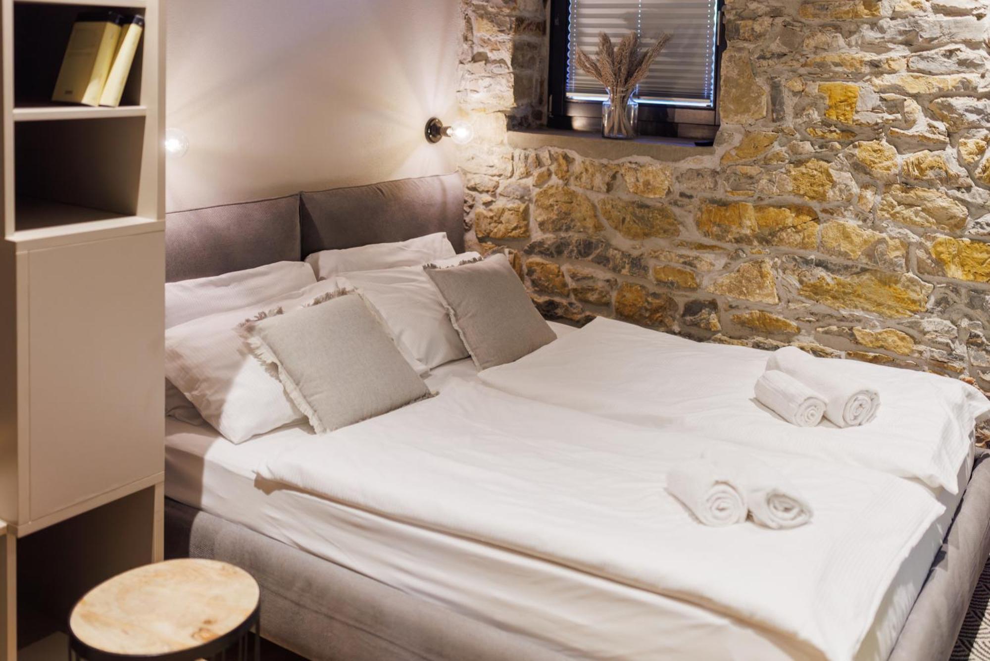 Vila Robida & Spa Črni Kal Exteriér fotografie