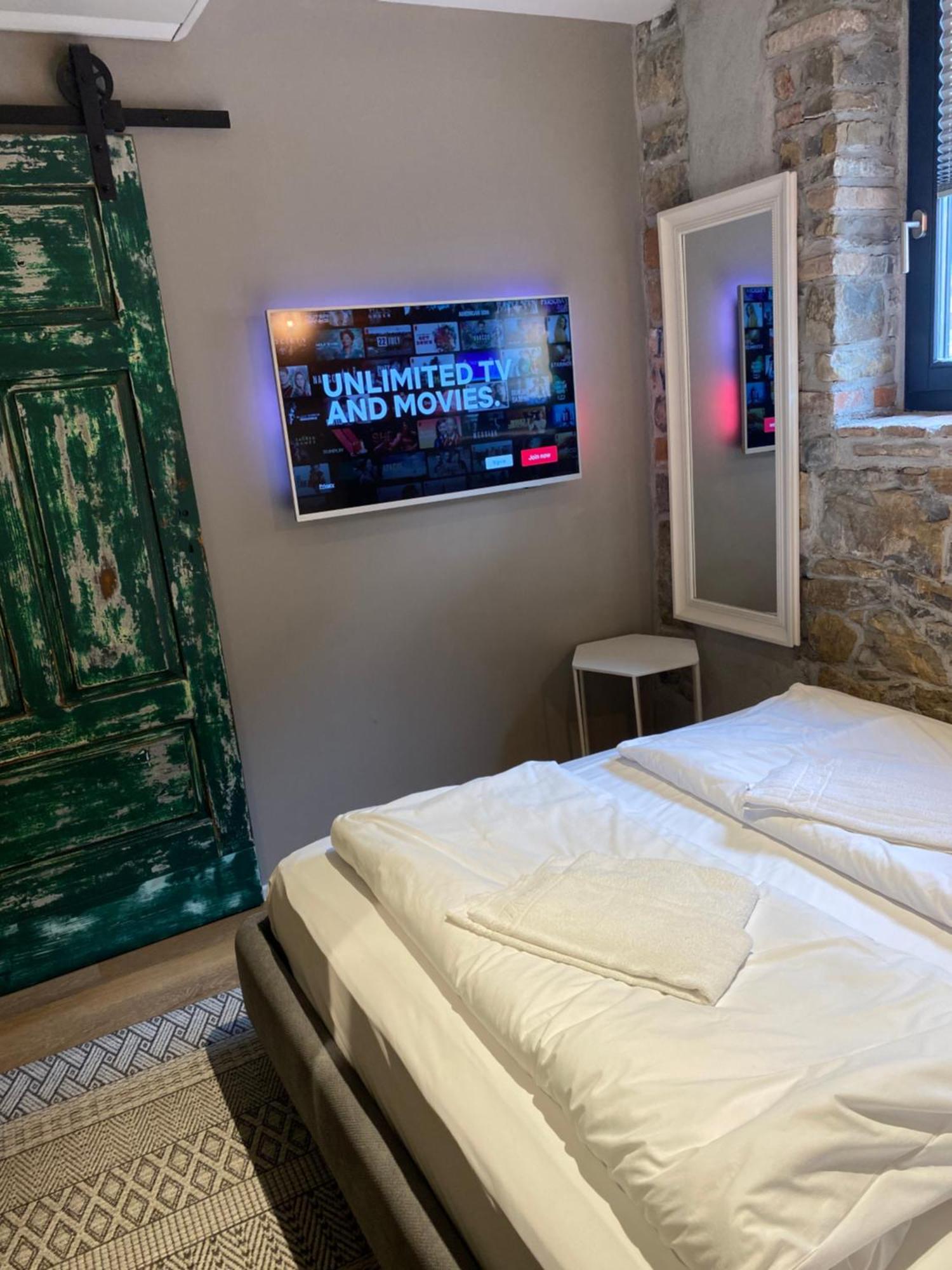 Vila Robida & Spa Črni Kal Exteriér fotografie
