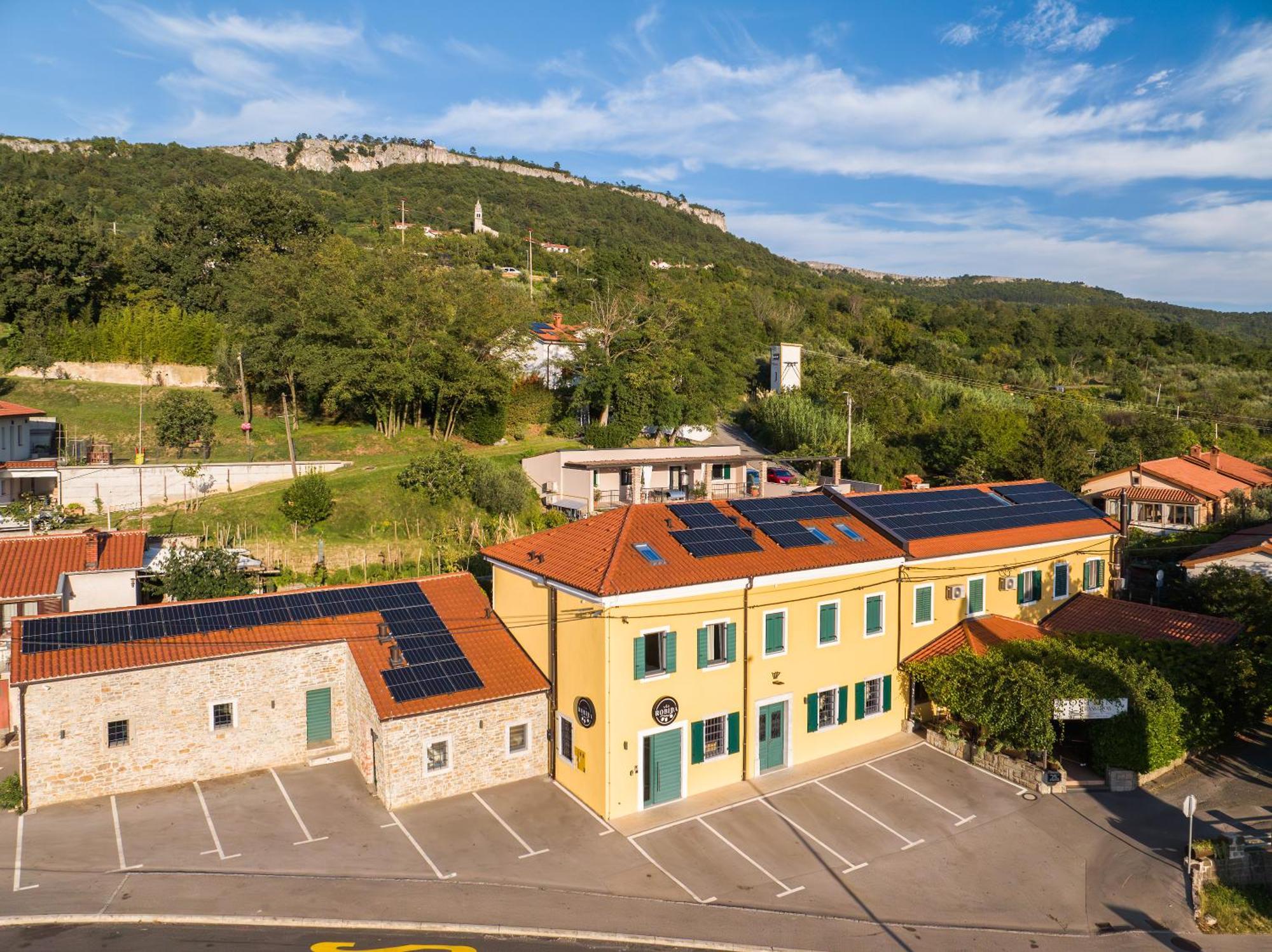 Vila Robida & Spa Črni Kal Exteriér fotografie