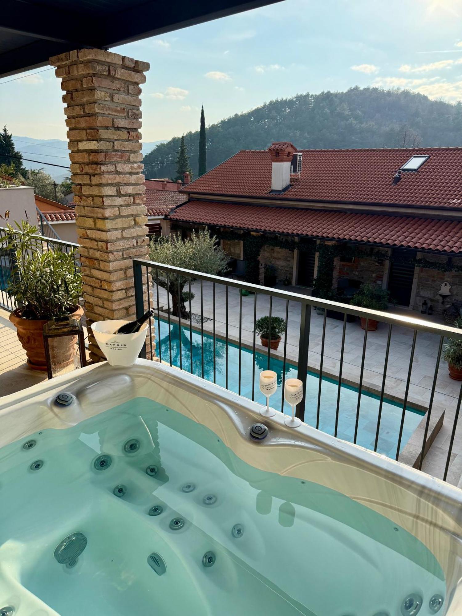 Vila Robida & Spa Črni Kal Exteriér fotografie
